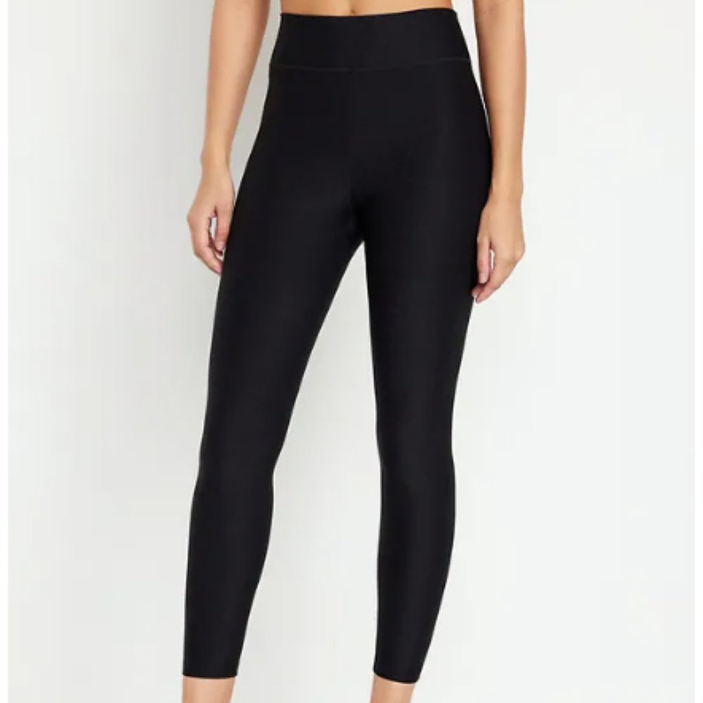 Old Navy Extra High-Waisted Cloud+ 7/8 Leggings